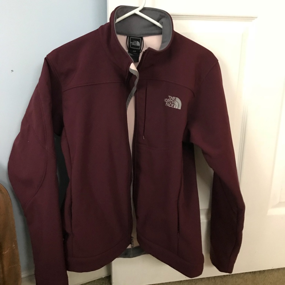 Ladies Northface Jacket - almost new